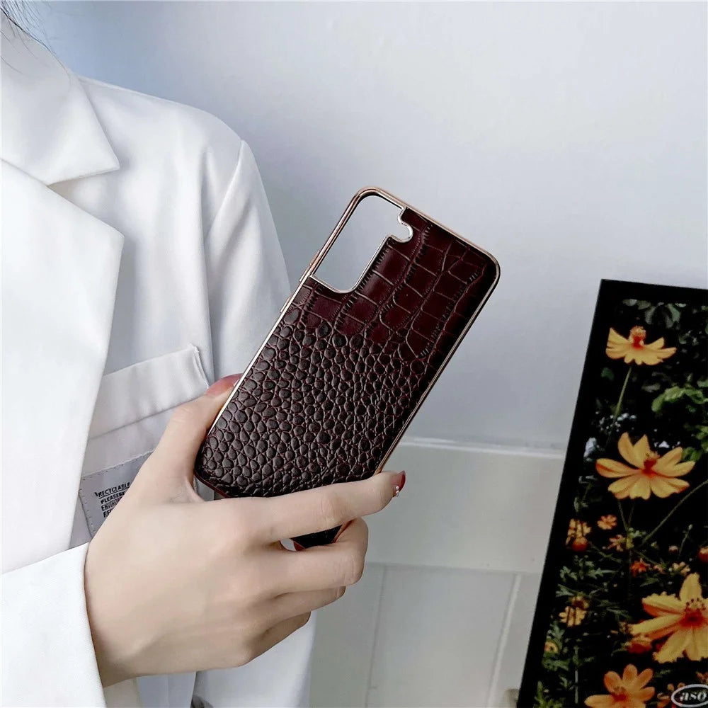 Gold Crocodile Series Anti-dust Phone Case for Samsung Galaxy S22+ 5G, Genuine Cowhide Leather Hybrid Phone Cover - Red - 3