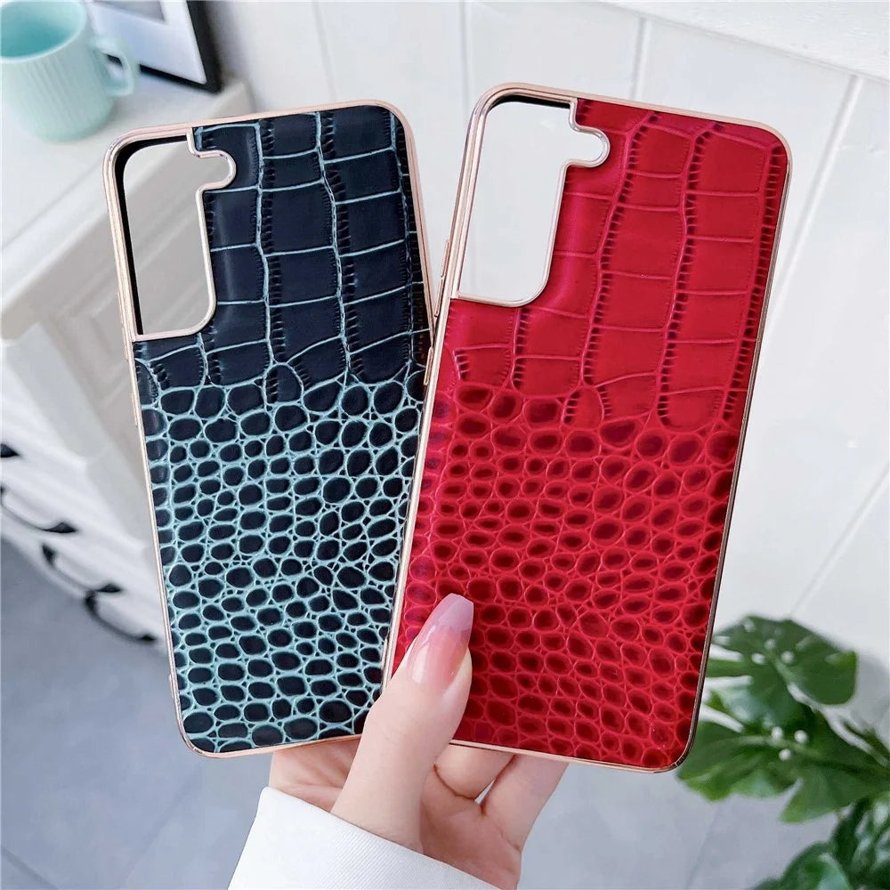 Gold Crocodile Series Anti-dust Phone Case for Samsung Galaxy S22+ 5G, Genuine Cowhide Leather Hybrid Phone Cover - Red - 5