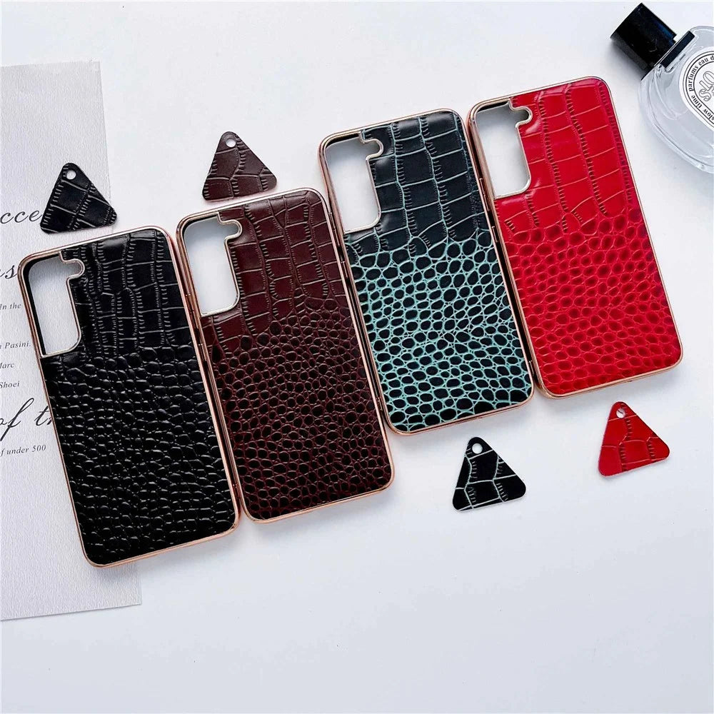 Gold Crocodile Series Anti-dust Phone Case for Samsung Galaxy S22+ 5G, Genuine Cowhide Leather Hybrid Phone Cover - Red - 6