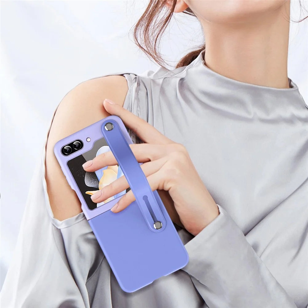 For Samsung Galaxy Z Flip7 FE 5G / Z Flip6 5G / Z Flip5 5G PU+PC Case Dual Color Hand Strap Kickstand Phone Cover - Sky Blue / Light Purple - 5