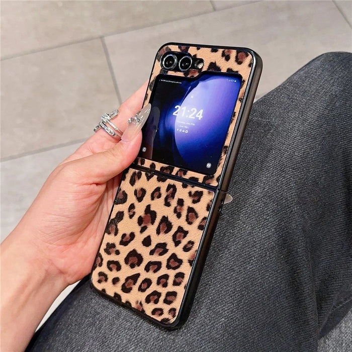 For Samsung Galaxy Z Flip7 FE 5G / Z Flip6 5G Case Two-Piece Design Leather + PC Phone Cover - Leopard Texture - 3