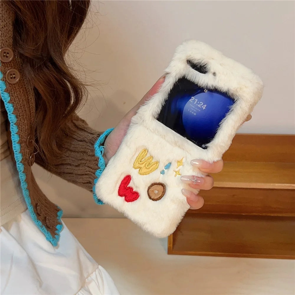 KJS-018 For Samsung Galaxy Z Flip7 FE 5G / Z Flip6 5G Case Embroidered WOW Soft Plush Hard PC Phone Cover - White - 2