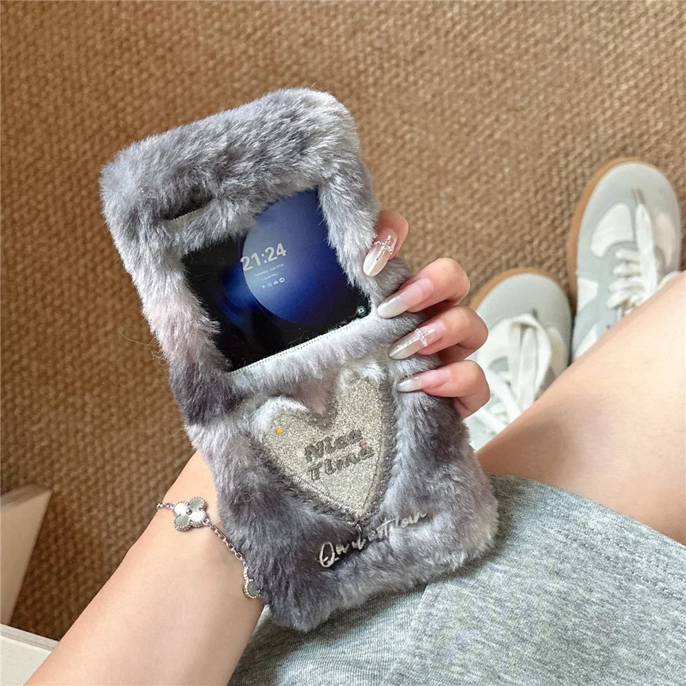 KJS-013 For Samsung Galaxy Z Flip7 FE 5G / Z Flip6 5G Case Glitter Heart Hard PC Warm Plush Phone Cover - Grey - 2