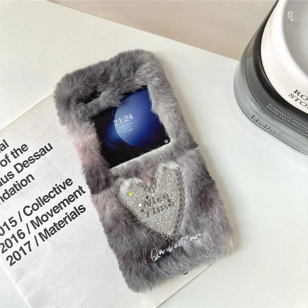 KJS-013 For Samsung Galaxy Z Flip7 FE 5G / Z Flip6 5G Case Glitter Heart Hard PC Warm Plush Phone Cover - Grey - 5