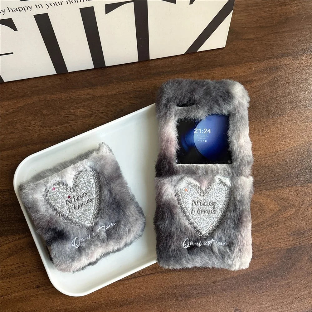 KJS-013 For Samsung Galaxy Z Flip7 FE 5G / Z Flip6 5G Case Glitter Heart Hard PC Warm Plush Phone Cover - Grey - 6