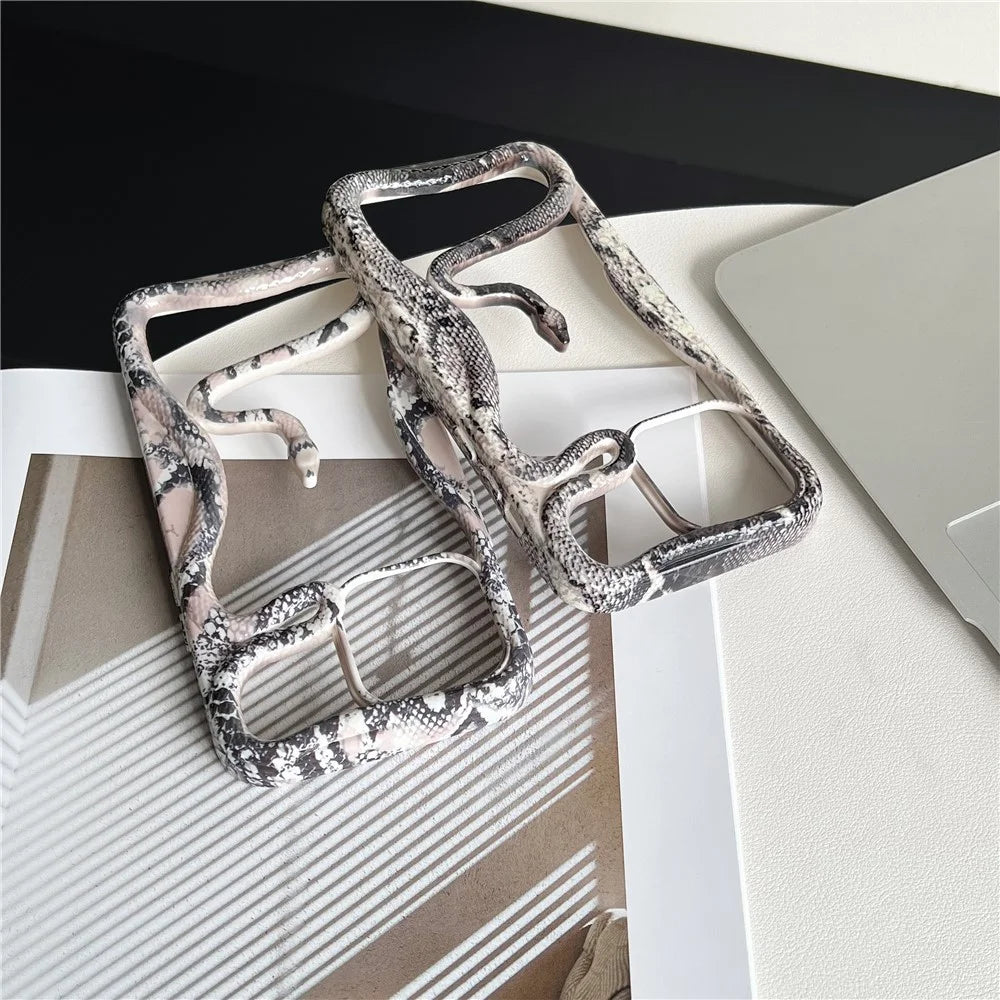 For iPhone 16 Pro Bumper Case Hollow Snake Decor TPU Phone Back Cover - Black - 6