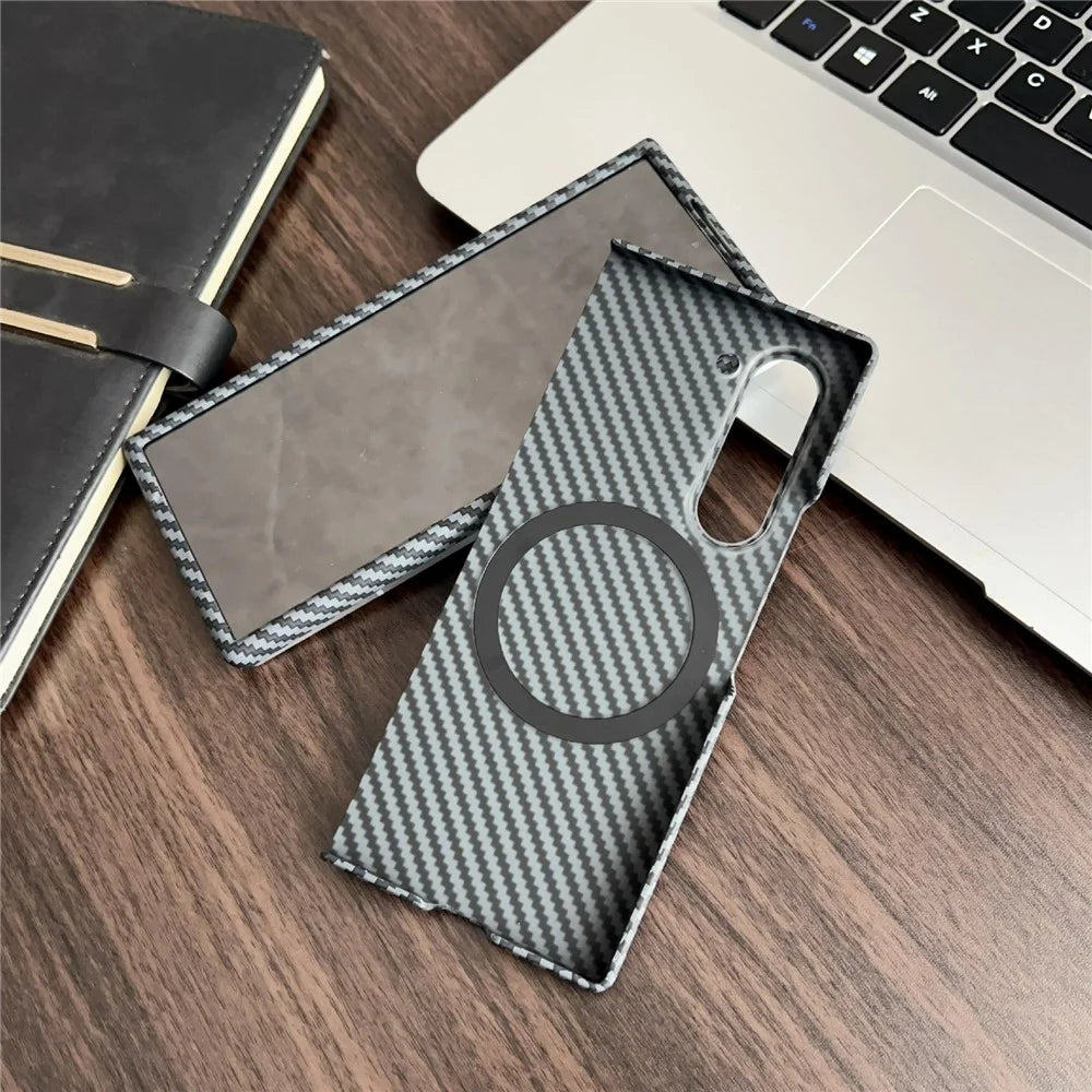 For Samsung Galaxy Z Fold5 5G Magnetic Case Carbon Fiber Texture PC Phone Cover with Screen Protector - Black - 4