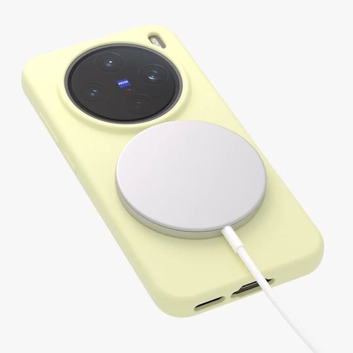 For vivo X200s 5G Liquid Silicone Magnetic Case Skin-Touch Phone Cover - White - 5