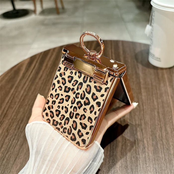 For Samsung Galaxy Z Flip7 FE 5G / Z Flip6 5G Case Leopard Pattern Ring Holder Rhinestone Hard PC Phone Cover - Gold - 5