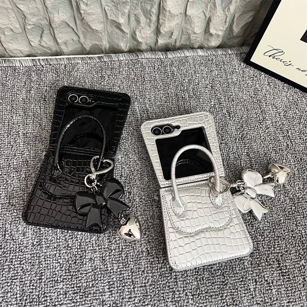 For Samsung Galaxy Z Flip7 FE 5G  /  Z Flip6 5G Case Handbag Crocodile Texture Leather + PC Phone Cover with Bow Heart Pendant - White - 5