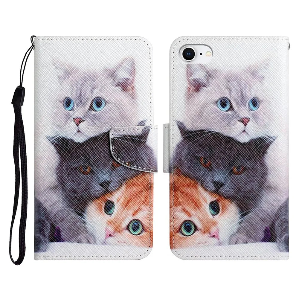 For iPhone SE (2022) / (2020) / 8 / 7 Case Pattern Printing Protective Leather Folio Phone Cover with Wrist Strap - Three Cats - 1