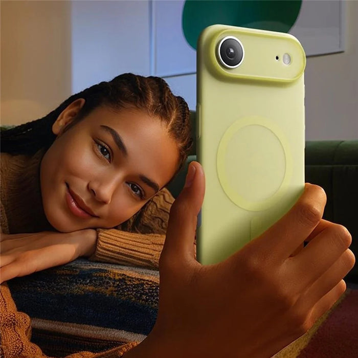 MOMAX MTAP25 For iPhone Air Magnetic Case Matte Ultra Slim PC Phone Cover - Transparent Yellow - 3