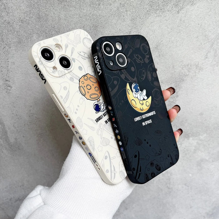 For iPhone 13 6.1 inch Lovely Astronaut Phone Case Precise Cutout Soft TPU Anti-scratch Cover - Black - 6