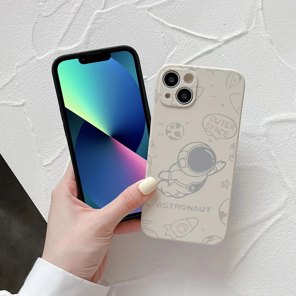 Phone Case Space Astronaut Pattern for iPhone 13 6.1 inch Precise Cutout Phone Shell Cover - White - 5