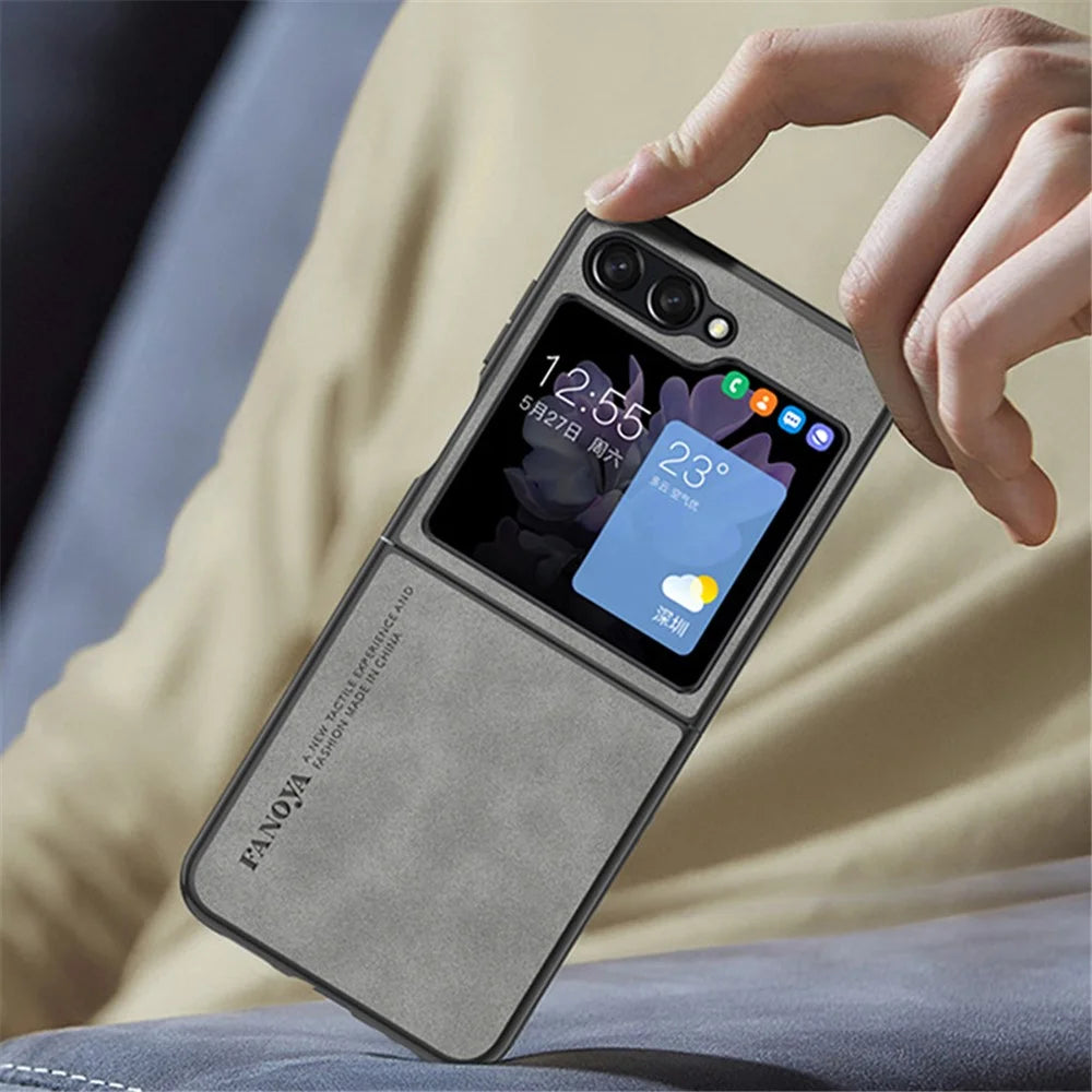 For Samsung Galaxy Z Flip5 5G Skin-Touch Feeling Cell Phone Case Anti-Scratch PU Leather+PC Phone Cover - Black - 7