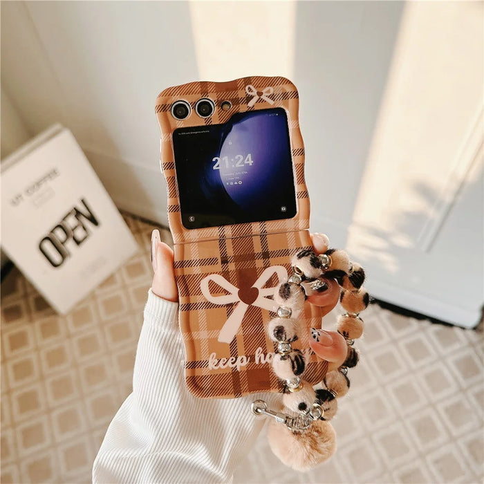 For Samsung Galaxy Z Flip5 5G Case IMD Plaid Bowknot Pattern TPU Cover with Plush Hand Strap - 1
