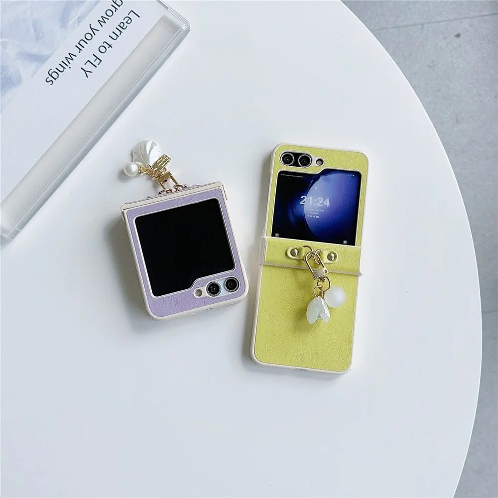 For Samsung Galaxy Z Flip5 5G Case PU Leather+PC Phone Shell with Pendant Crazy Horse Texture - Yellow - 3