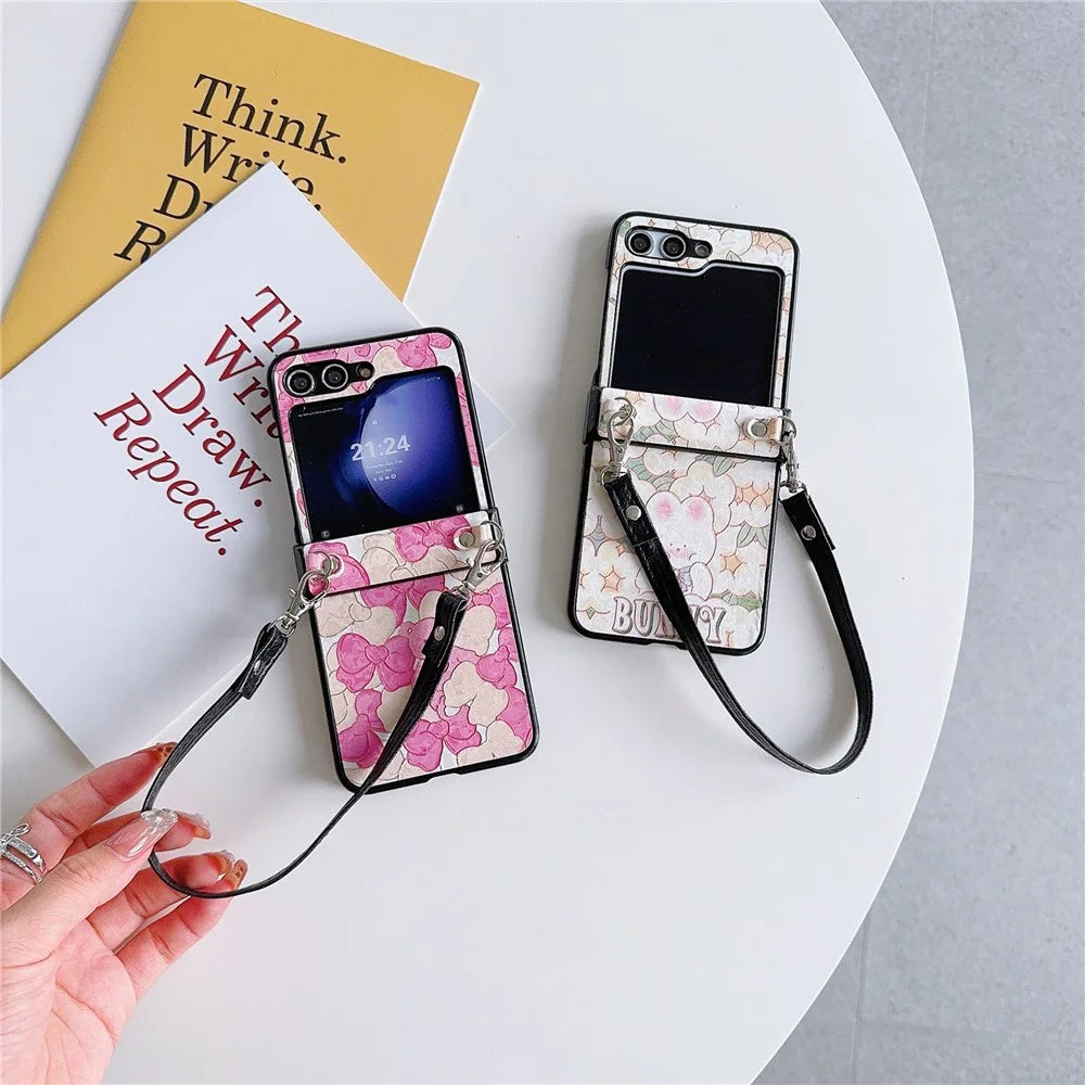For Samsung Galaxy Z Flip5 5G Case Lacquered Cartoon Pattern Leather+PC Phone Cover with 2 Straps - Rose Bowknot - 6