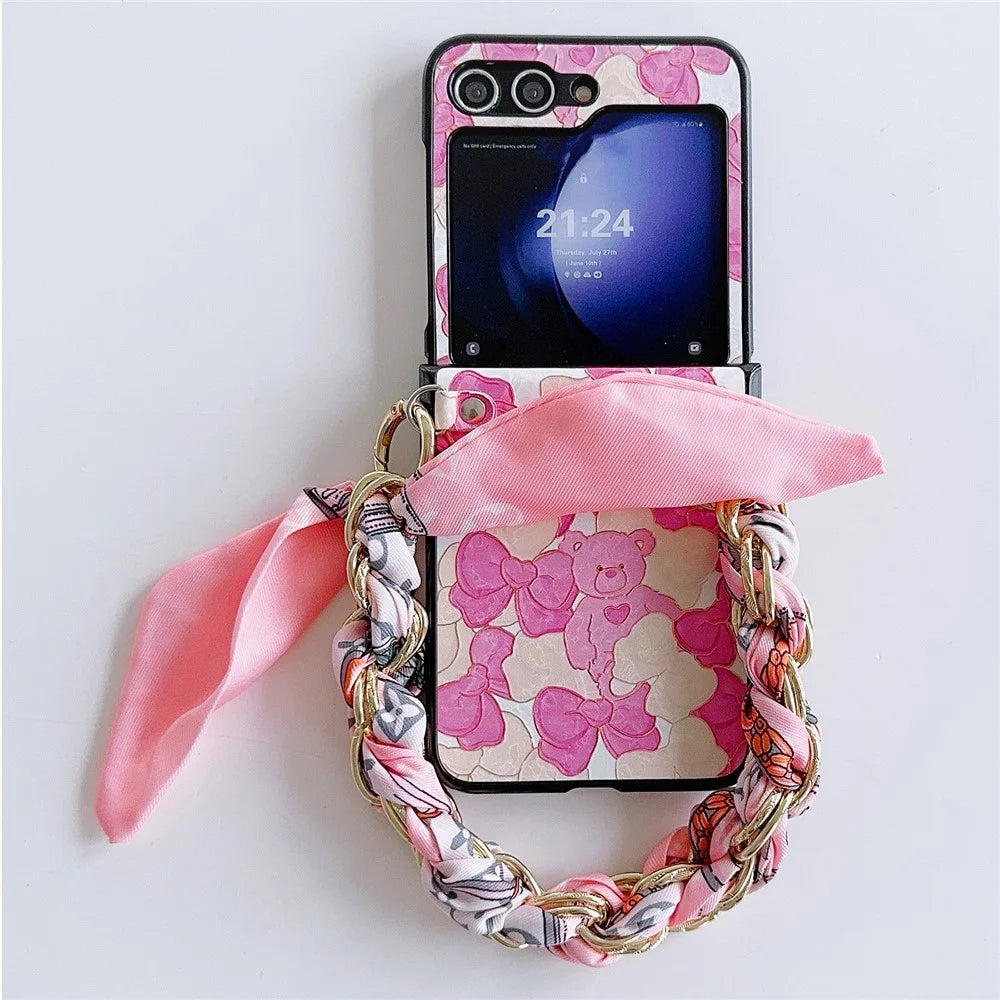 For Samsung Galaxy Z Flip5 5G Cell Phone Cases Lacquered Pattern PU Leather+PC Cover with Silk Scarf Chain - Pink Bear - 1