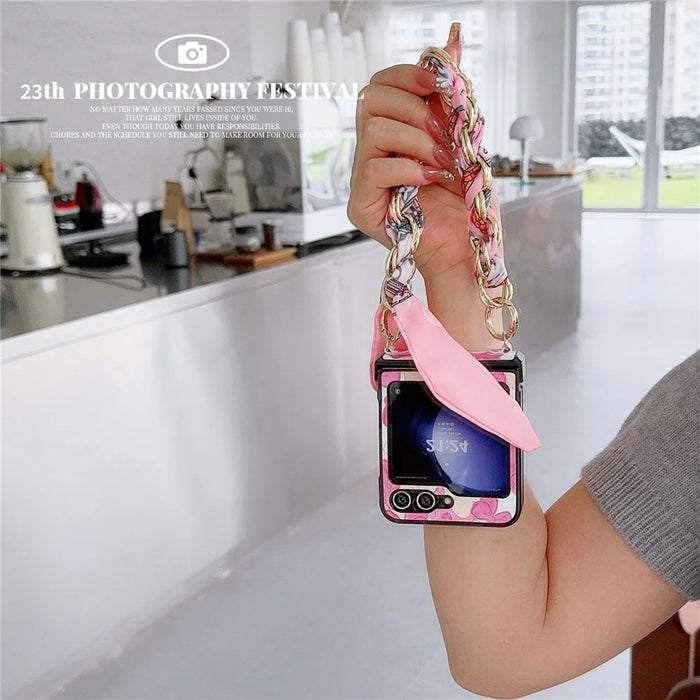 For Samsung Galaxy Z Flip5 5G Cell Phone Cases Lacquered Pattern PU Leather+PC Cover with Silk Scarf Chain - Pink Bear - 4