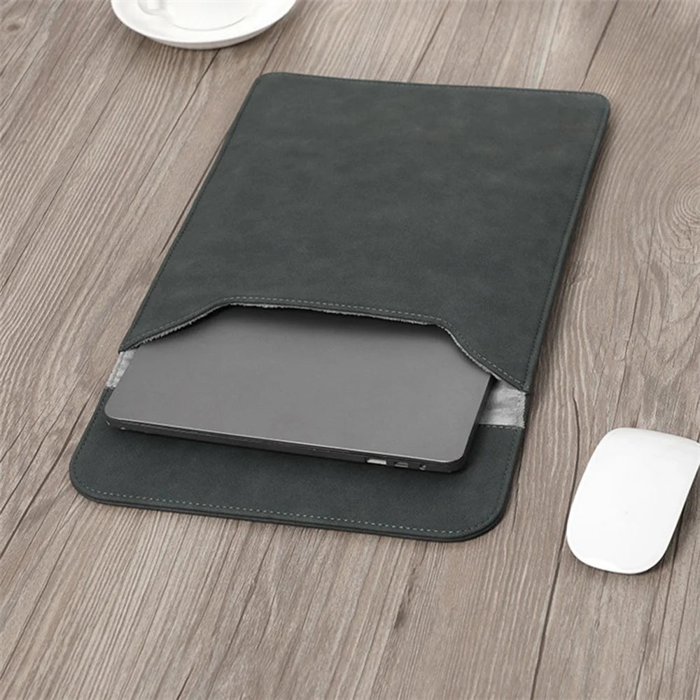 HL0130  16 inch Laptop Bag for MacBook Pro 16 inch (2026) A3429 A3428 / (2025) A3186 A3403 / (2024) A2991 / (2023) A2780 / (2021) A2485 Leather Notebook Sleeve Mouse - Black - 5