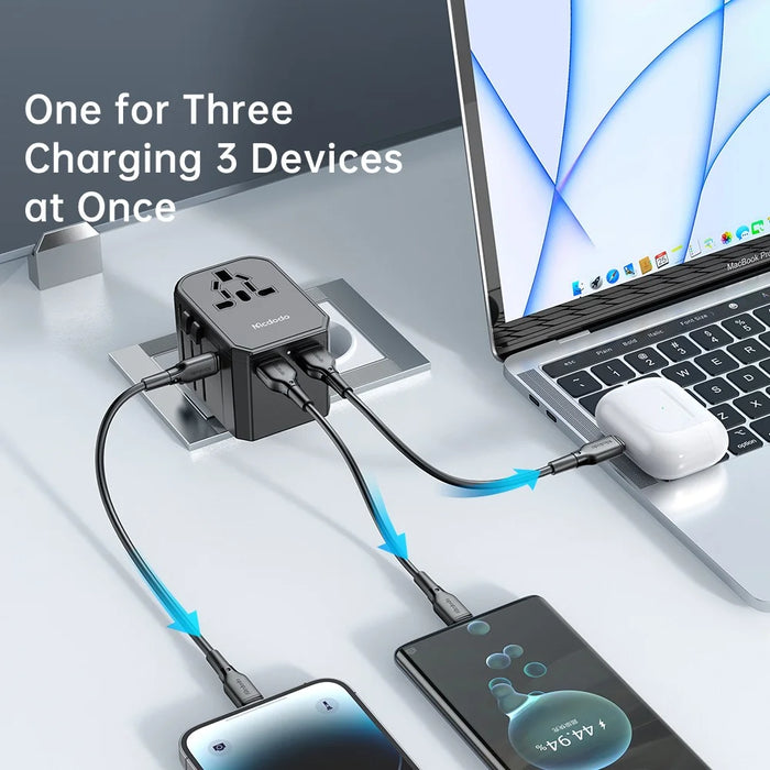 MCDODO CP-4290 PD 33W Travel Charger Adapter with 2 USB-A, Type-C, 2-in-1 Universal Wall Charger + Socket (Black) - 5