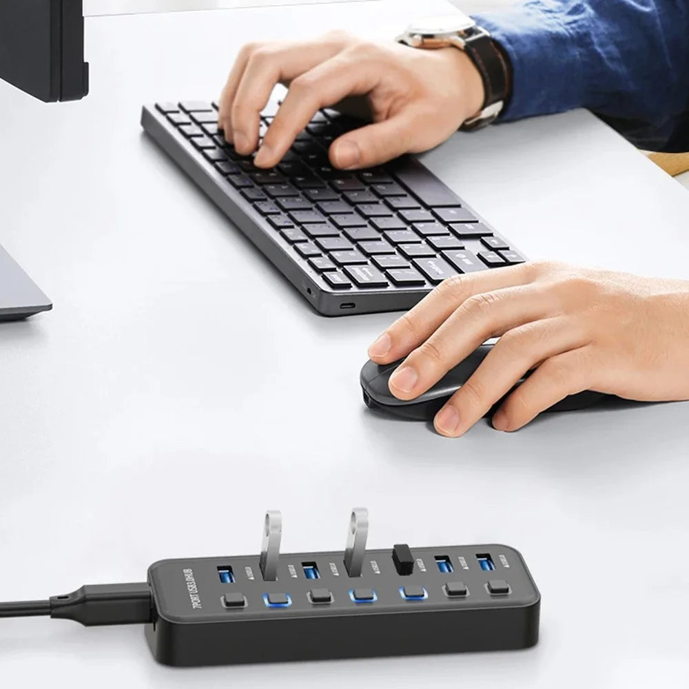 U307 7-Port USB 3.0 Hub Splitter without LED Lights with Individual On / Off Switches for PC  /  Smart TV - 4
