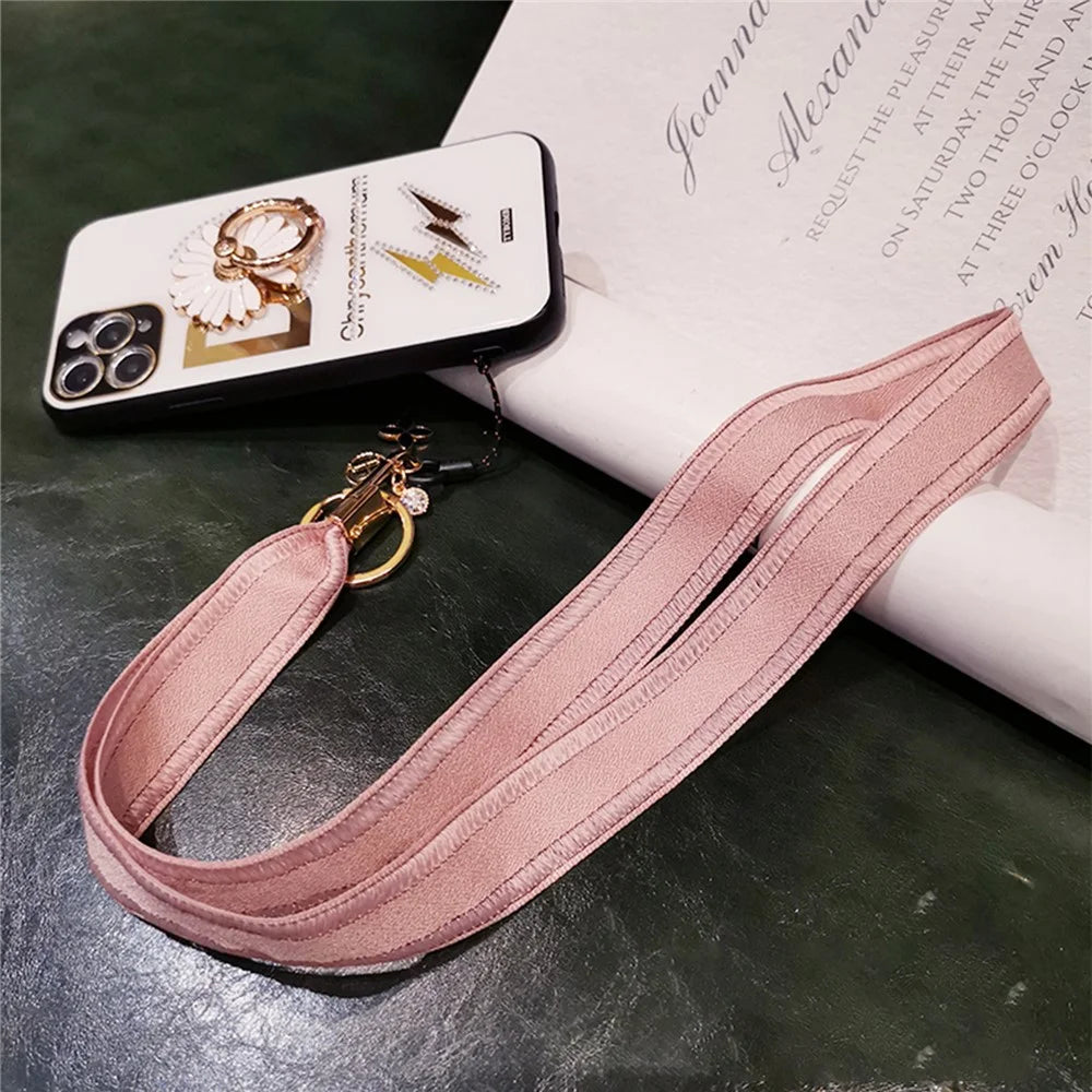 Universal Phone Lanyard Key Ring Cellphone Neck Strap Hanging Rope with Metal Clover Pendant - Light Pink - 3