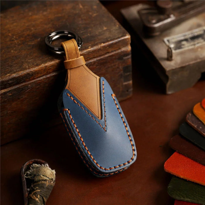 B038 Crazy Horse Cowhide Leather Sleeve 3-Button Car Key Remote Cover Protector Case for Toyota Corolla RAV4 Camry - Blue - 3