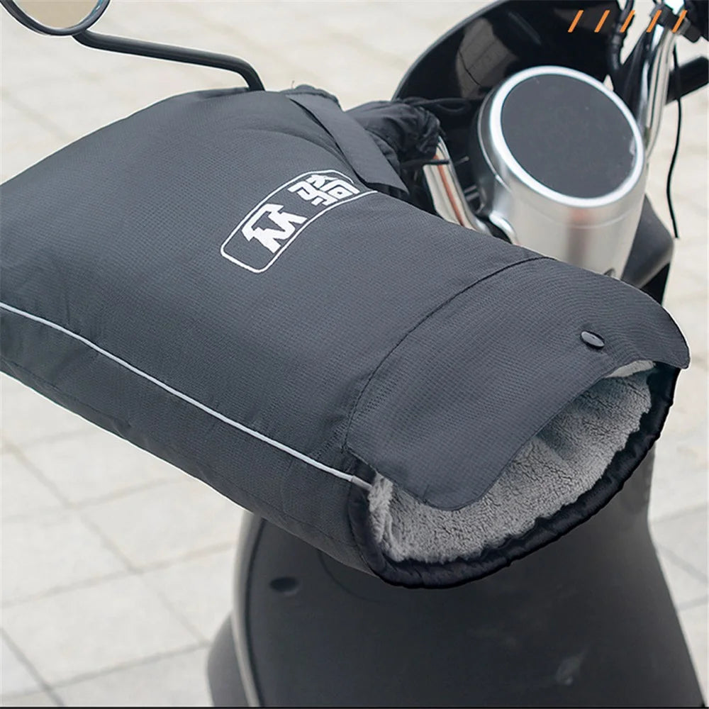 WUPP CS-1506A1 1 Pair Winter Electric Bicycle Motorcycle Warm Handlebar Cover Handle Gloves, Large Opening - 6