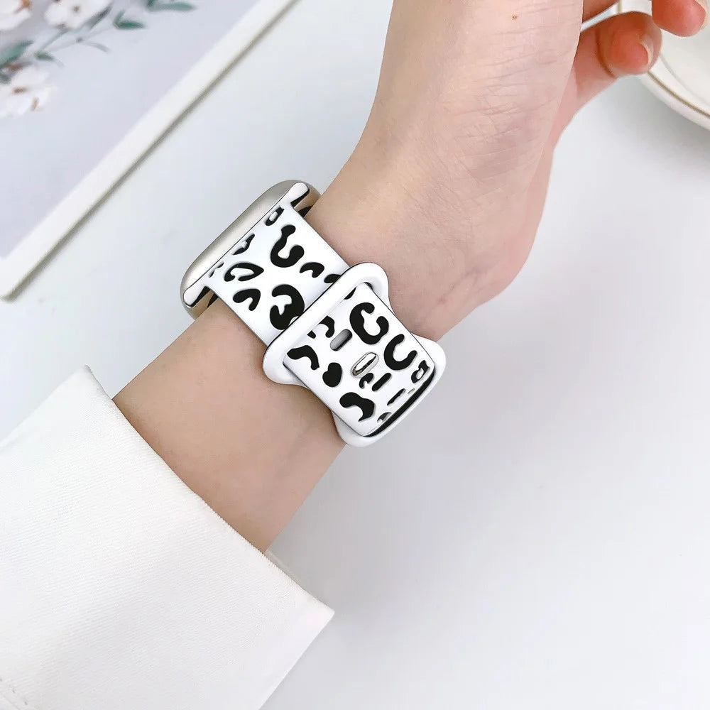 For Apple Watch Series 11 10 42mm / 9 8 7 41mm / SE3 SE2 SE 6 5 4 40mm / 3 2 1 38mm Leopard Silicone Strap - White+Black - 4