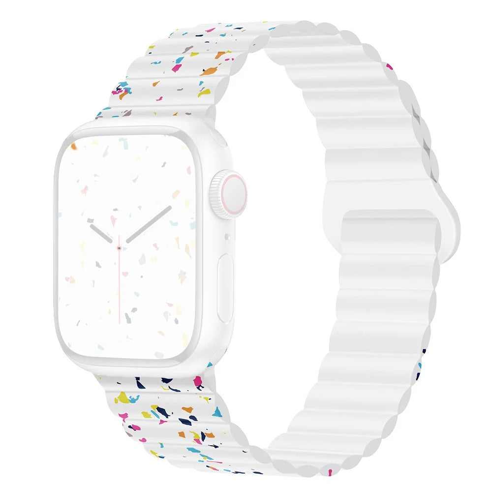 Magnetic Silicone Strap for Apple Watch Ultra 3 2 1 49mm / Series 11 10 46mm / 9 8 7 45mm / SE3 SE2 SE 6 5 4 44mm / 3 2 1 42mm - White - 1