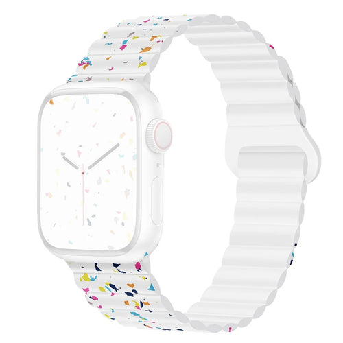 Magnetic Silicone Strap for Apple Watch Ultra 3 2 1 49mm / Series 11 10 46mm / 9 8 7 45mm / SE3 SE2 SE 6 5 4 44mm / 3 2 1 42mm - White - 1