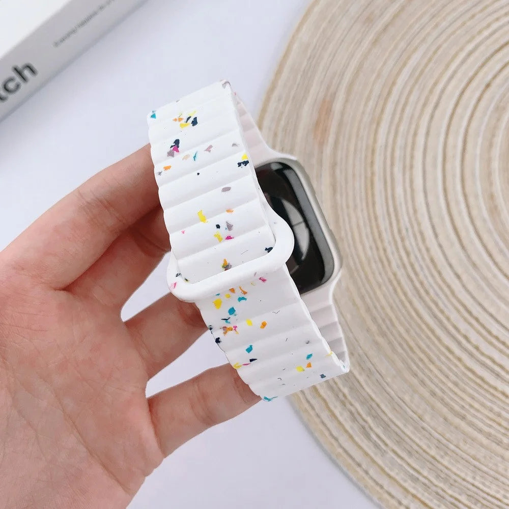 Magnetic Silicone Strap for Apple Watch Ultra 3 2 1 49mm / Series 11 10 46mm / 9 8 7 45mm / SE3 SE2 SE 6 5 4 44mm / 3 2 1 42mm - White - 3