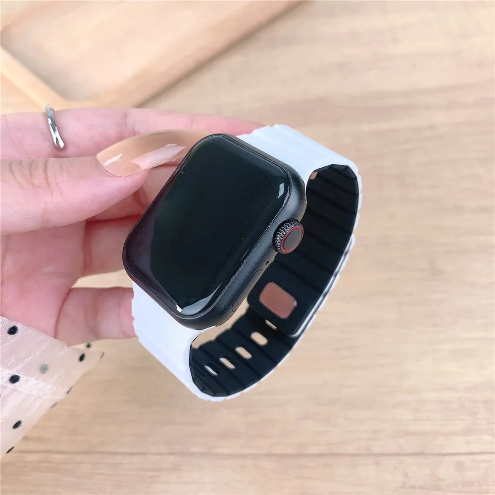 For Apple Watch Ultra 3 2 1 49mm / Series 11 10 46mm / 9 8 7 45mm / SE3 SE2 SE 6 5 4 44mm / 3 2 1 42mm Magnetic Silicone Band Quick Release Strap - White / Black - 3
