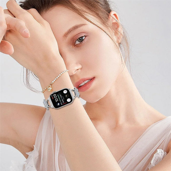Metal Band for Apple Watch Series 11 10 42mm / 9 8 7 41mm / SE3 SE2 SE 6 5 4 40mm / 3 2 1 38mm Heart Clover Decor Watch Strap - Silver - 7