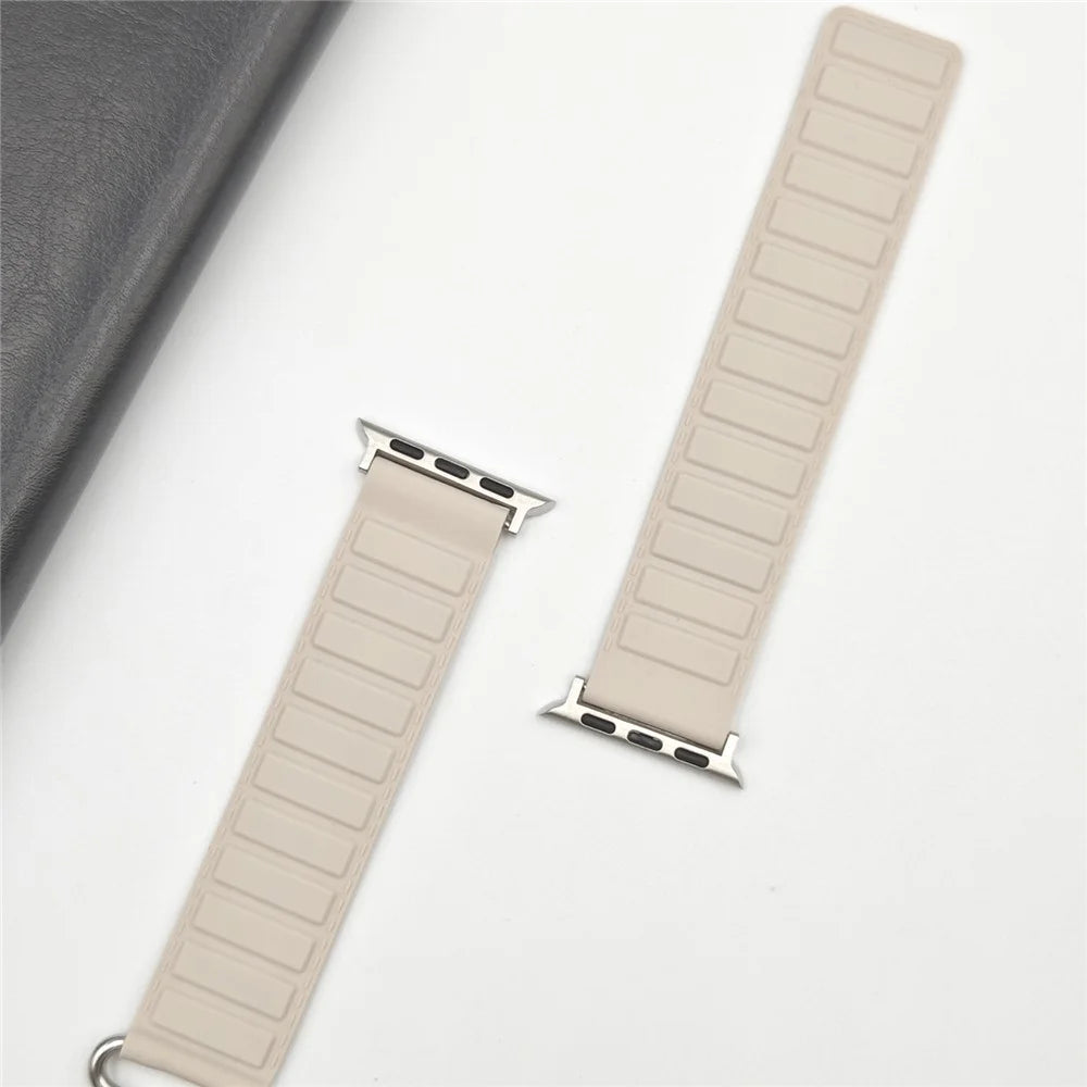 Silicone Strap for Apple Watch Ultra 3 2 1 49mm / Series 11 10 46mm / 9 8 7 45mm / SE3 SE2 SE 6 5 4 44mm / 3 2 1 42mm Magnetic Buckle Watch Band - Starlight - 4