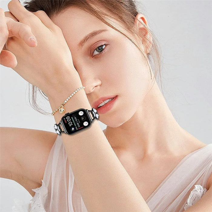 Watchband For Apple Watch Series 11 10 42mm / 9 8 7 41mm / SE3 SE2 SE 6 5 4 40mm / 3 2 1 38mm Heart Clover Zinc Alloy Metal Strap - Black - 5