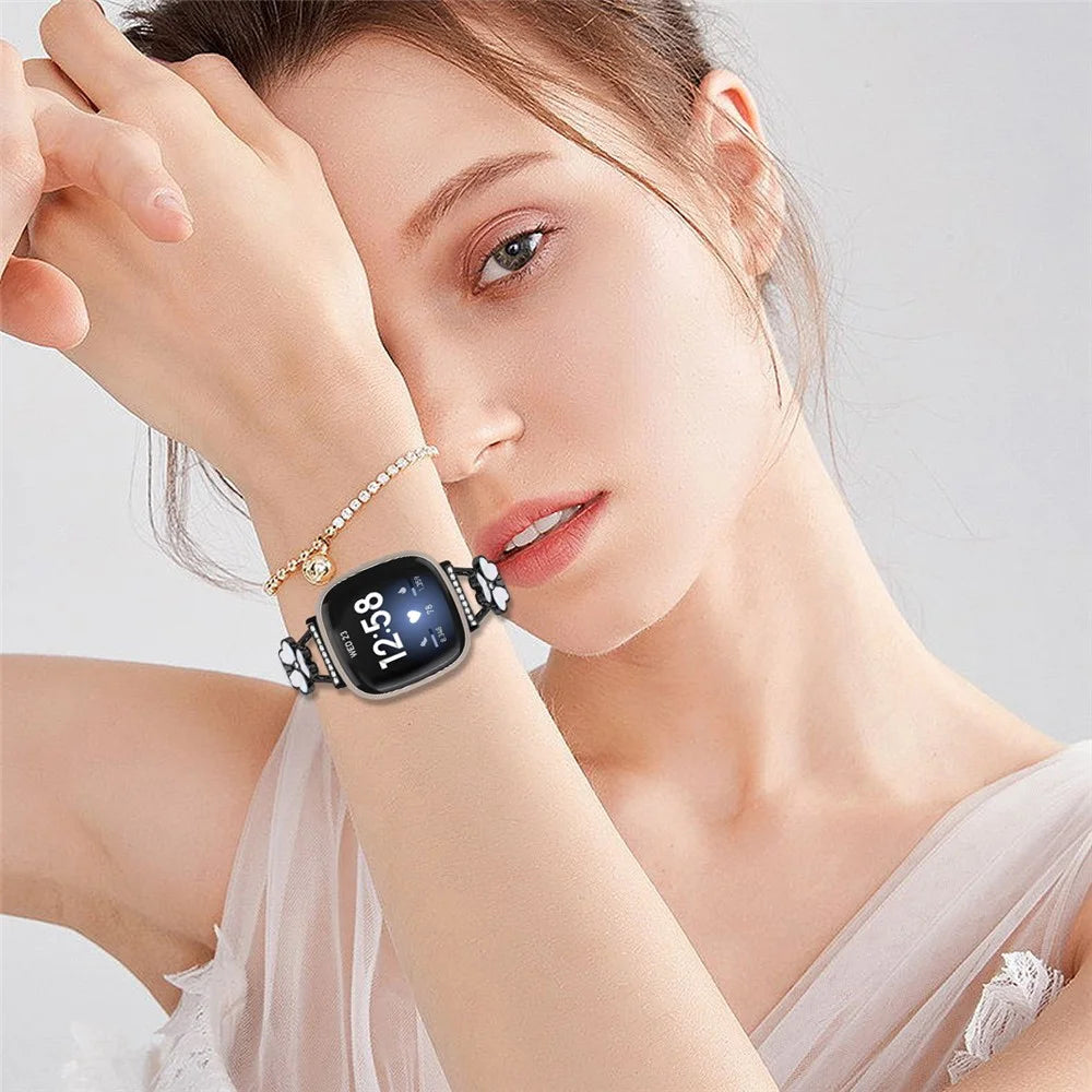 For Fitbit Versa 4 / Sense 2 Watchband Heart Clover Decor Zinc Alloy Metal Strap - Black - 5
