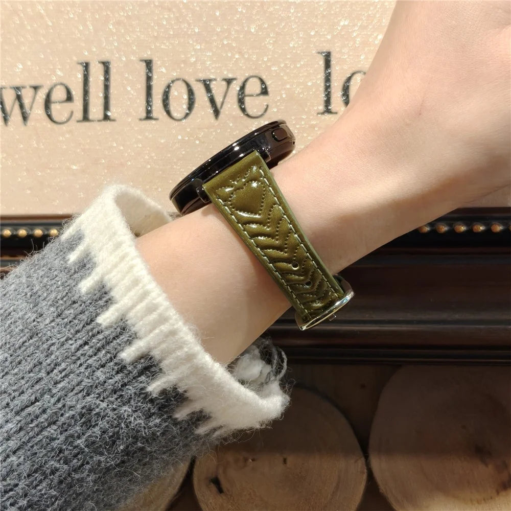 18mm Watch Band For Garmin Venu 3S  /  2S  /  Forerunner 265S  /  255S  /  Vivomove 3S Heart Pattern Embossed Genuine Leather Strap - Green - 4