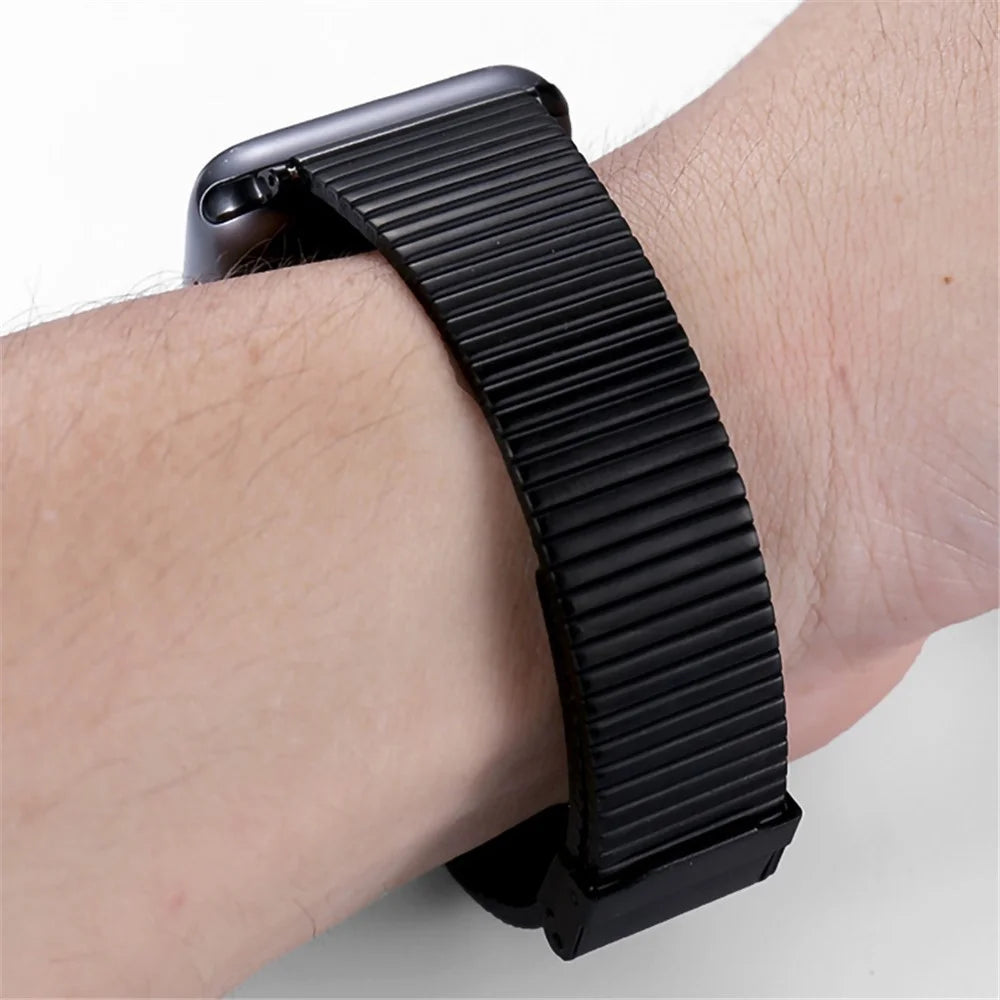 Buckle Design Stainless Steel Smart Watch Strap Replacement for Apple Watch Ultra 3 2 1 49mm / Series 11 10 46mm / 9 8 7 45mm / SE3 SE2 SE 6 5 4 44mm / 3 2 1 42mm - Black - 3