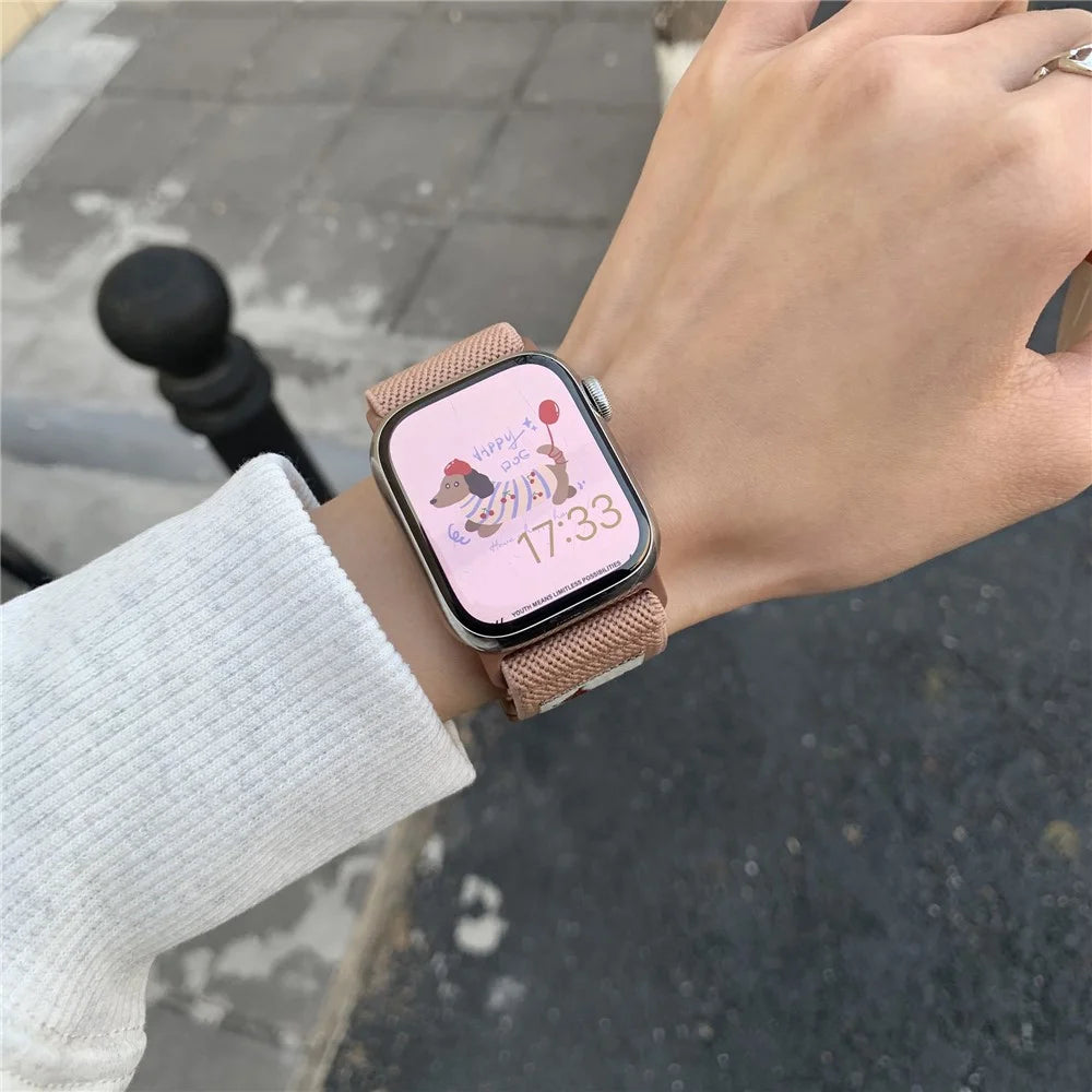 Nylon Strap for Apple Watch Ultra 3 2 1 49mm / Series 11 10 46mm / 9 8 7 45mm / SE3 SE2 SE 6 5 4 44mm / 3 2 1 42mm Dog Pattern Magnetic Buckle Watch Band - Pink - 5