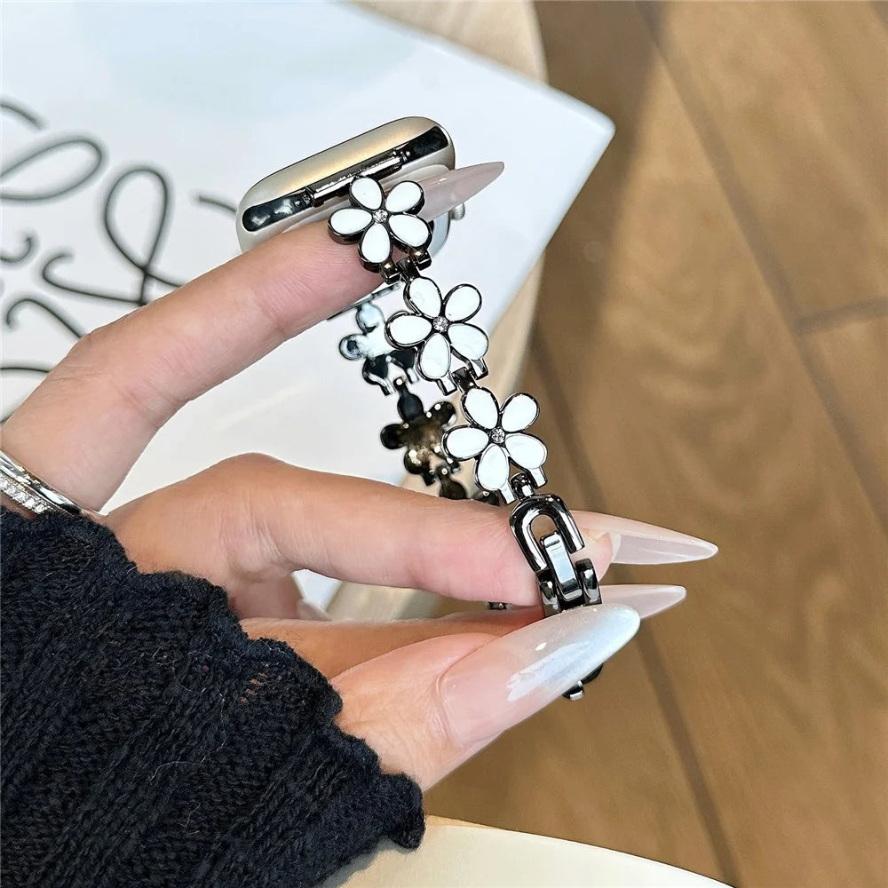 Watch Band for Apple Watch Series 11 10 42mm / 9 8 7 41mm / SE3 SE2 SE 6 5 4 40mm / 3 2 1 38mm Flower Design Zinc Alloy Wrist Strap - White+Black - 2