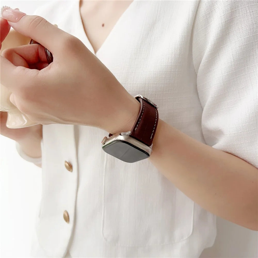 Watch Band for Apple Watch Ultra 3 2 1 49mm / Series 11 10 46mm / 9 8 7 45mm / SE3 SE2 SE 6 5 4 44mm / 3 2 1 42mm Plaid Texture Adjustable Leather Wrist Strap - Wine Red - 3