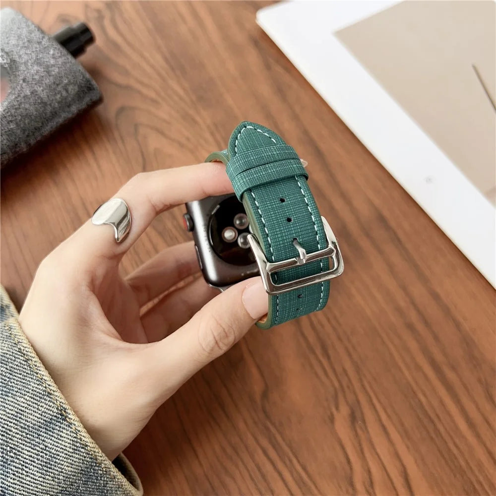 Watch Band For Apple Watch Series 11 10 42mm / 9 8 7 41mm / SE3 SE2 SE 6 5 4 40mm / 3 2 1 38mm Braided Checkered Pattern Leather Wrist Strap - Dark Green - 4