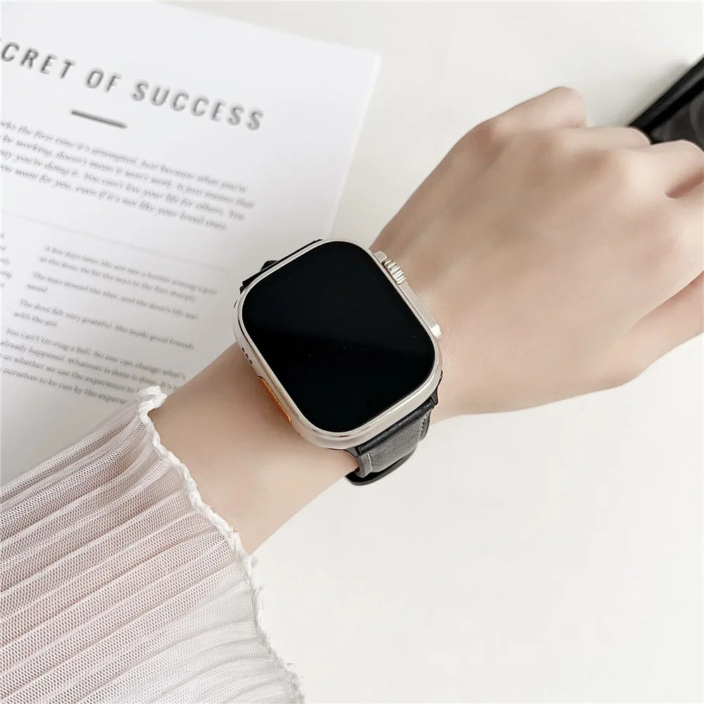 Watch Band For Apple Watch Series 11 10 42mm / 9 8 7 41mm / SE3 SE2 SE 6 5 4 40mm / 3 2 1 38mm Crazy Horse Texture Waist Pack Buckle Leather Strap - Black Brown - 3