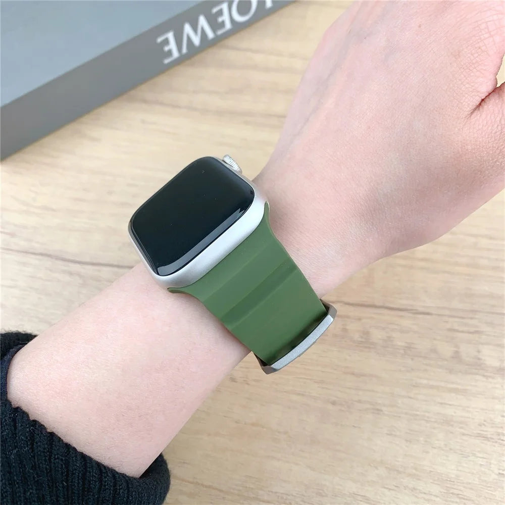 Watch Strap for Apple Watch Ultra 3 2 1 49mm / Series 11 10 46mm / 9 8 7 45mm / SE3 SE2 SE 6 5 4 44mm / 3 2 1 42mm Silicone Wrist Band - Blue / Titanium Buckle - 5