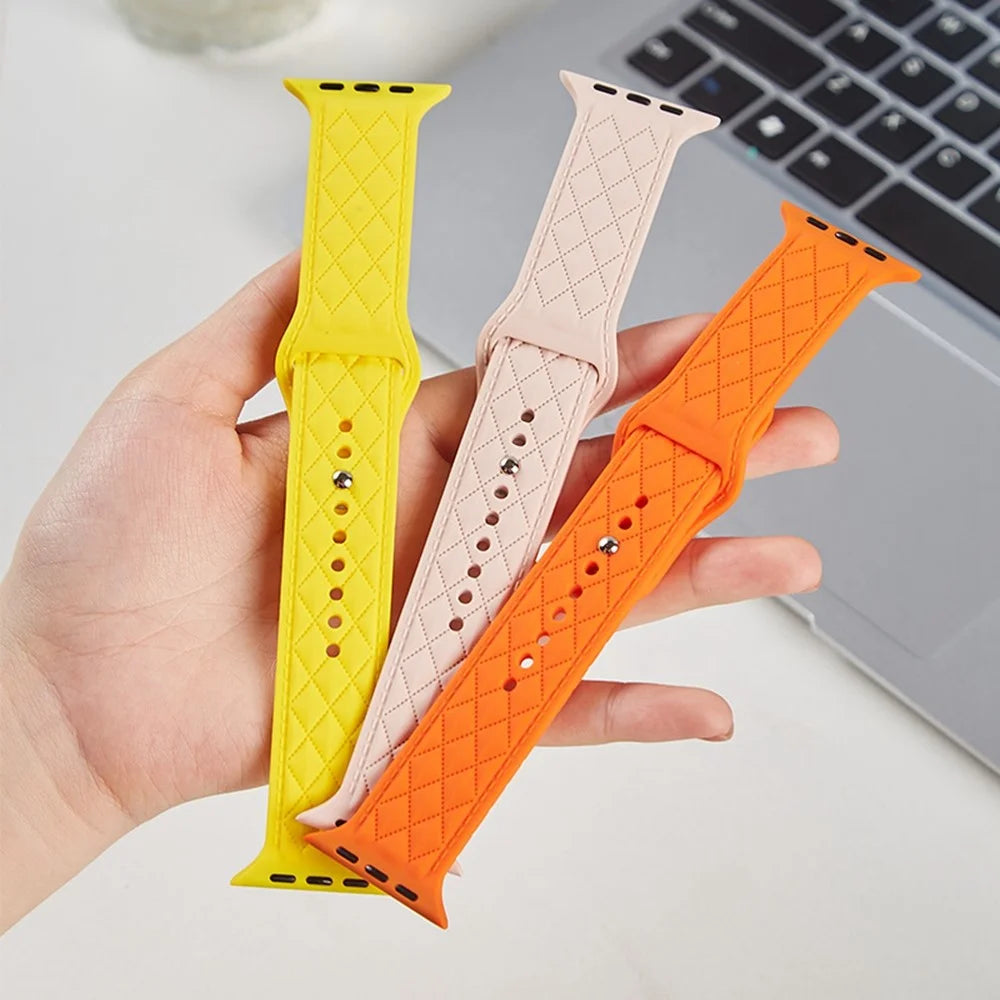 Silicone Band for Apple Watch Ultra 3 2 1 49mm / Series 11 10 46mm / 9 8 7 45mm / SE3 SE2 SE 6 5 4 44mm / 3 2 1 42mm 42mm Rhombus Design Watch Strap - Orange - 7