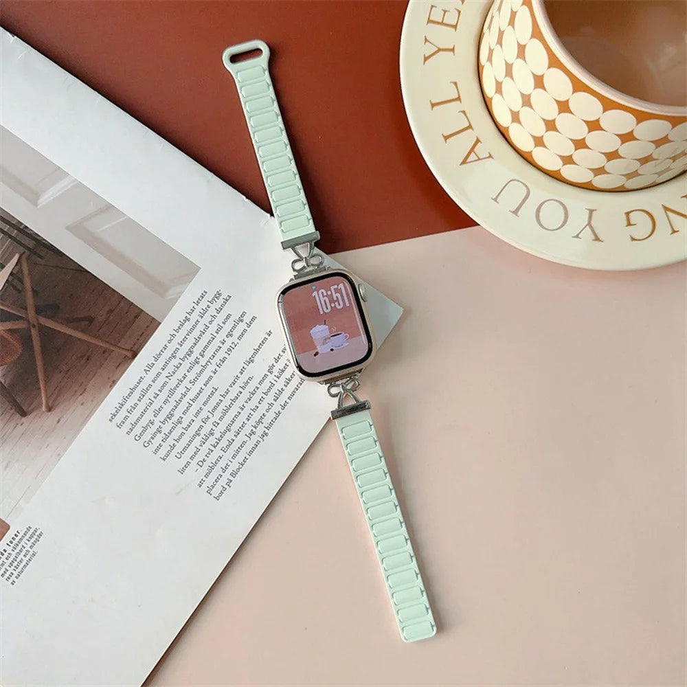 Bowknot Watch Strap for Apple Watch Ultra 3 2 1 49mm / Series 11 10 46mm / 9 8 7 45mm / SE3 SE2 SE 6 5 4 44mm / 3 2 1 42mm Silicone Magnetic Band - Mint Green / Starlight - 4