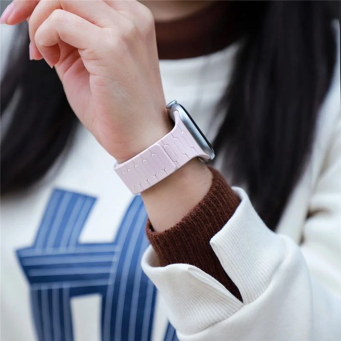 Silicone Strap for Apple Watch Series 11 10 42mm / 9 8 7 41mm / SE3 SE2 SE 6 5 4 40mm / 3 2 1 38mm Magnetic Watch Band - Light Pink / Starlight - 5